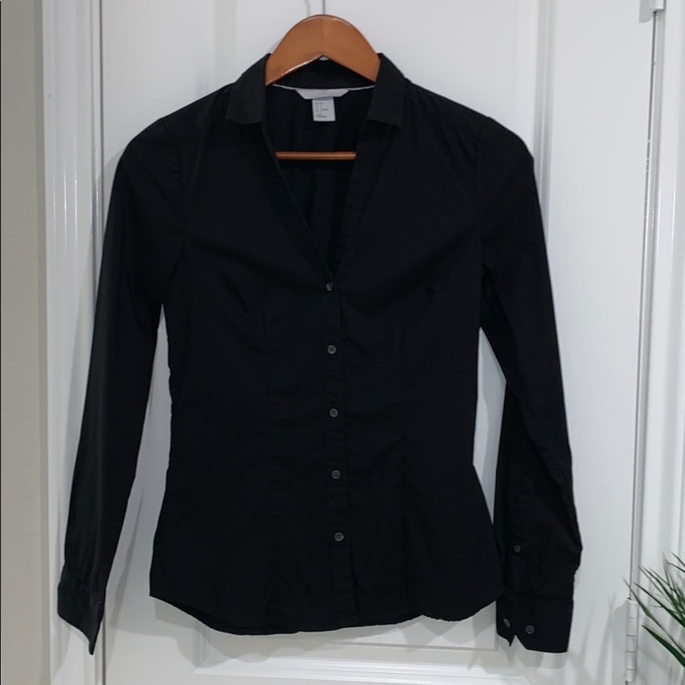 H&M, size 6, Black button down top.